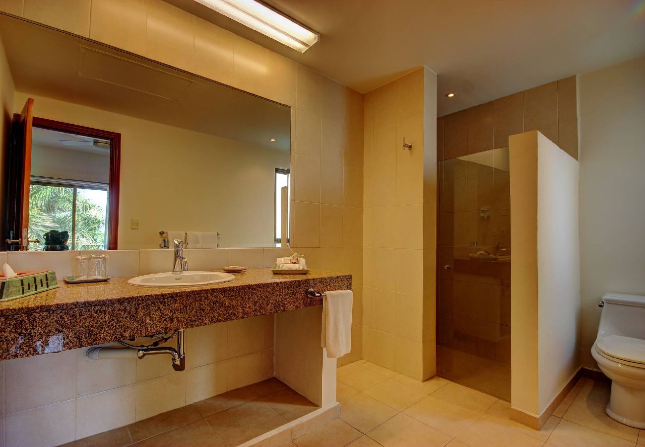Departamento en Playa del Carmen - P303. Palmar del Sol Penthouse 2Rec Vista jardin.
