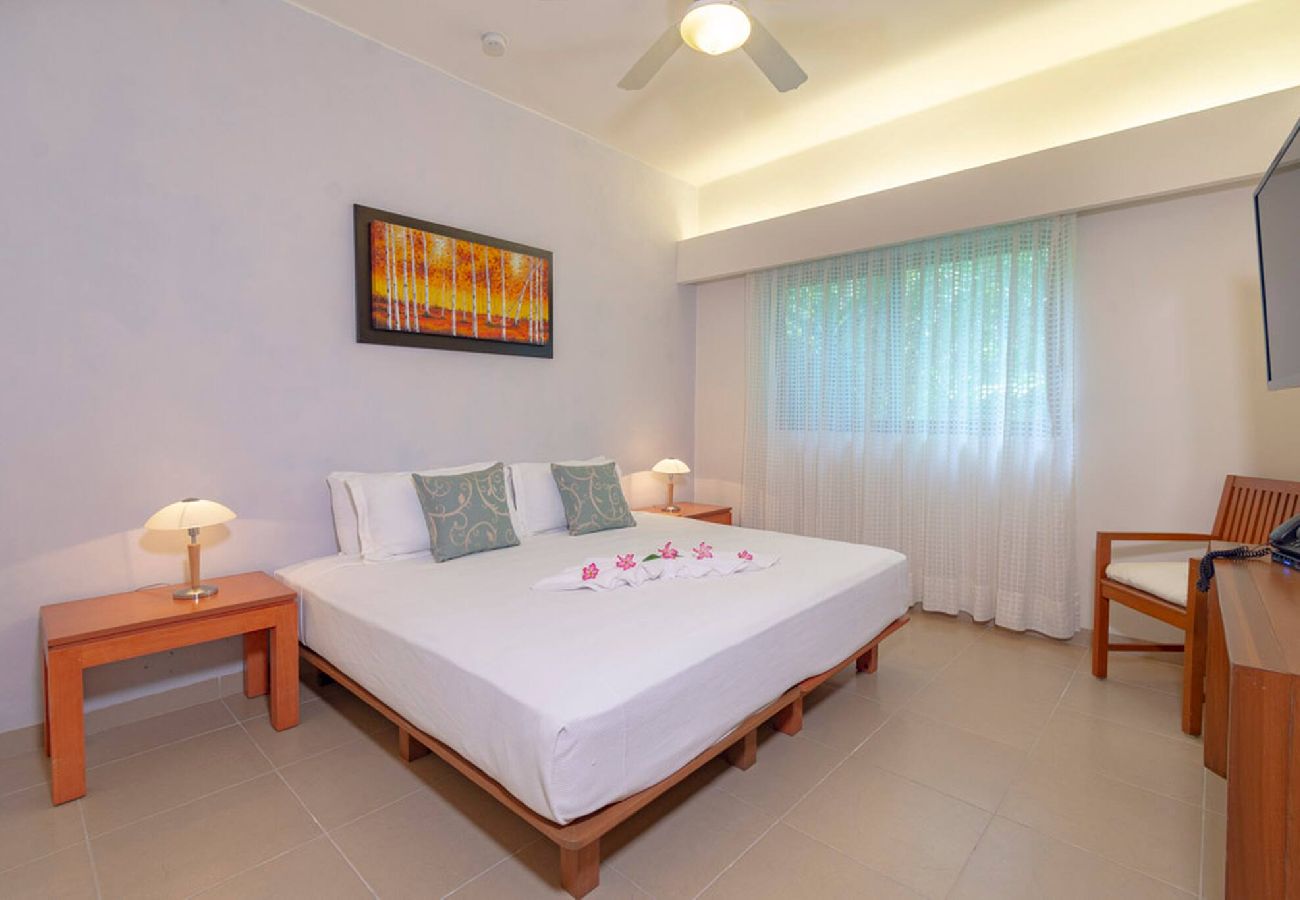 Renta por habitaciones en Playa del Carmen - R105. Standard Room King.