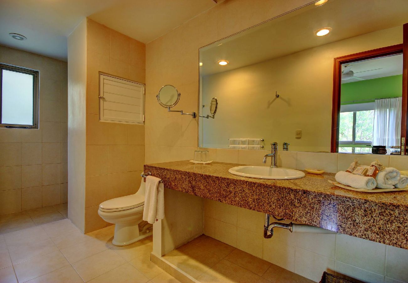 Condohotel in Playa del Carmen - P308. Palmar del Sol Penthouse 2Rec Vista Jardin.