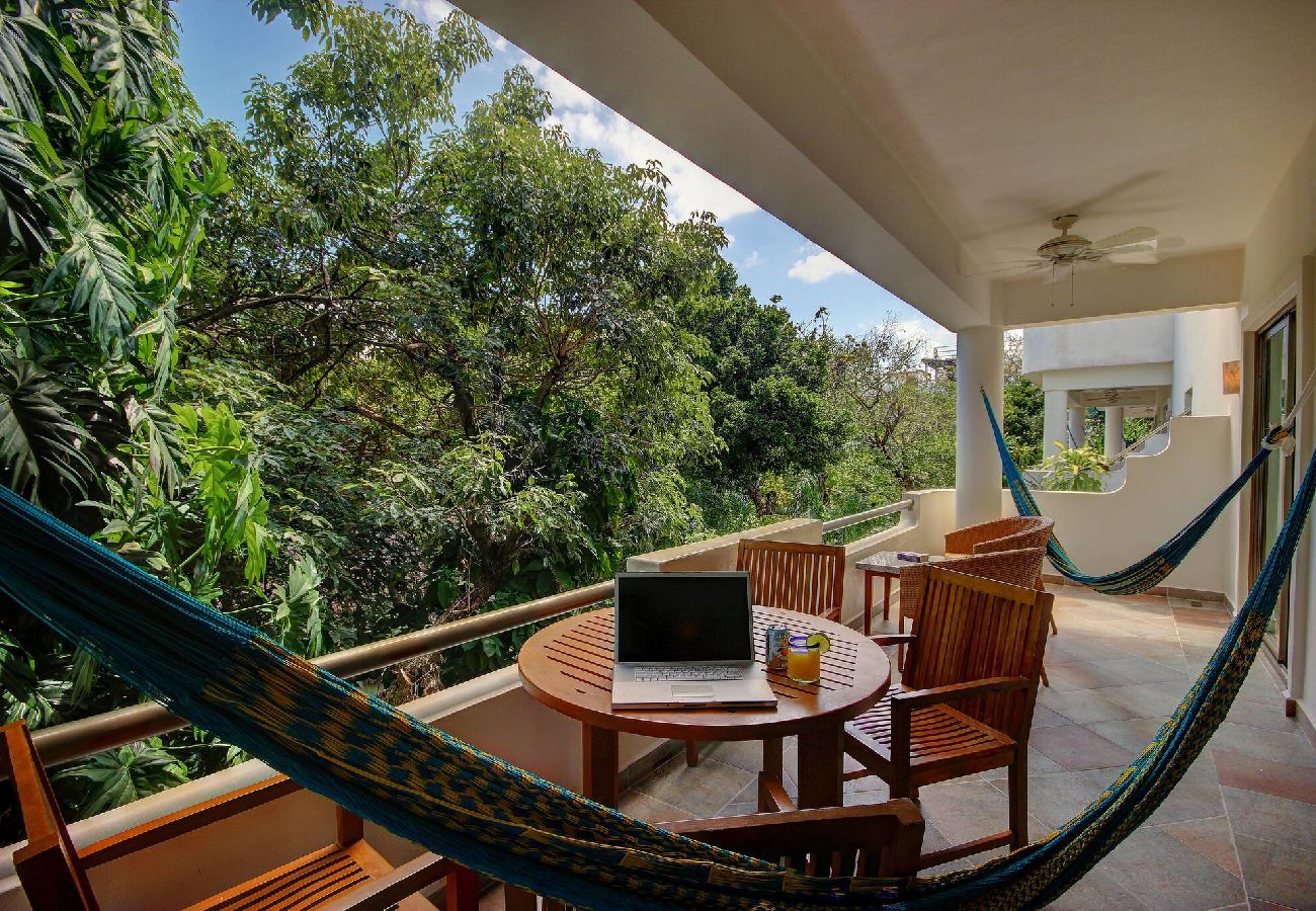 Condohotel in Playa del Carmen - R102. Riviera Maya Suites 2Rec Vista Jardin.
