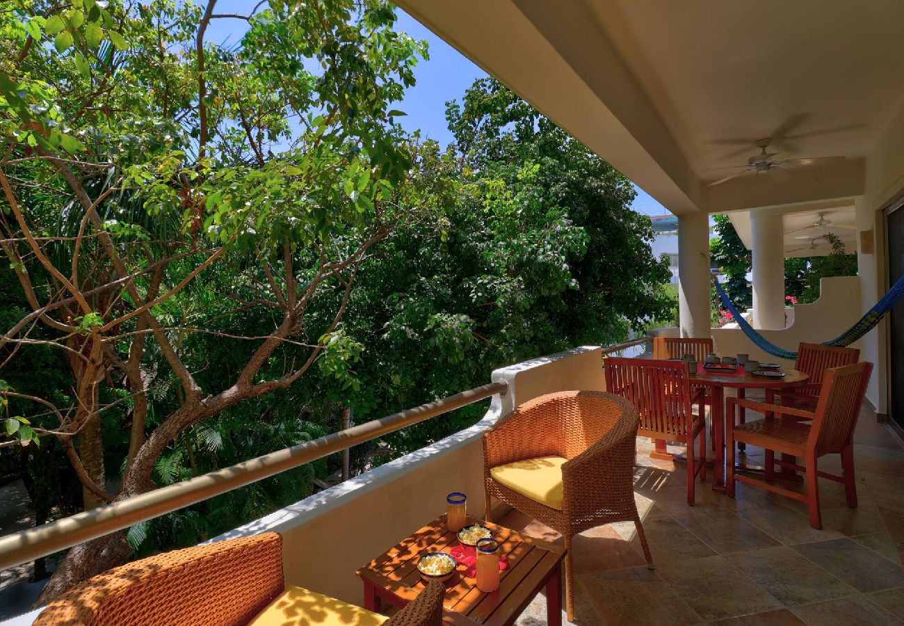 Condohotel in Playa del Carmen - R102. Riviera Maya Suites 2Rec Vista Jardin.