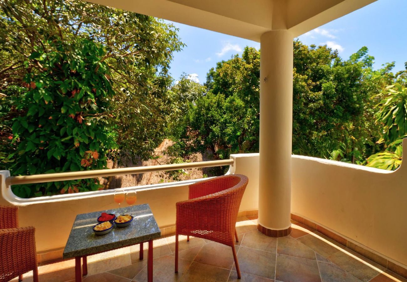 Condohotel in Playa del Carmen - R102. Riviera Maya Suites 2Rec Vista Jardin.