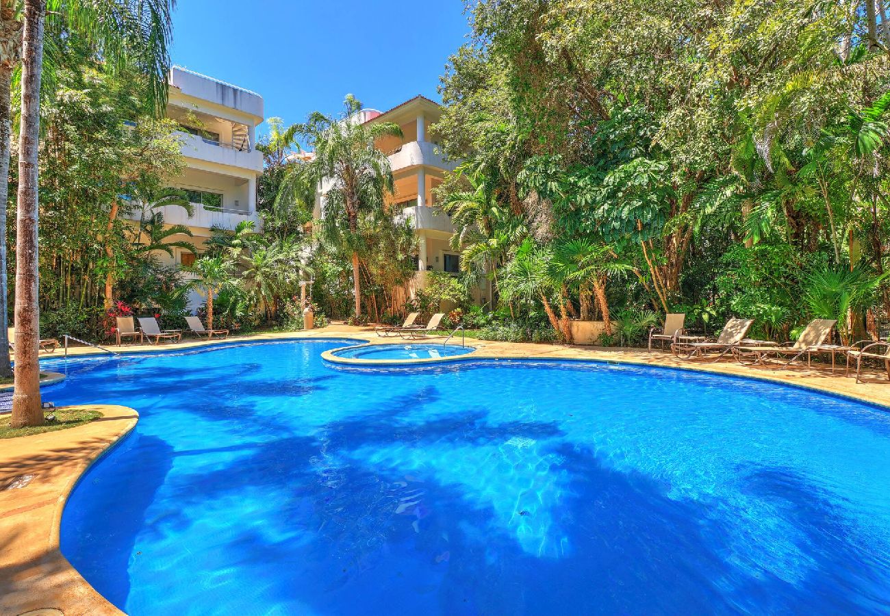Condohotel in Playa del Carmen - P102. Palmar del sol 1Rec Vista Jardin. 